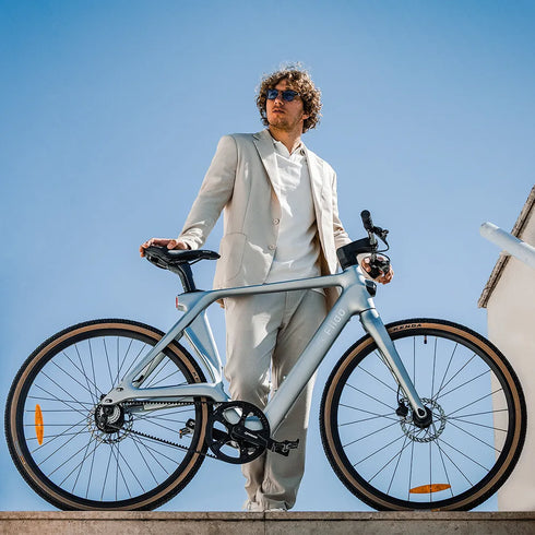 Fiido AIR| Bicicletta elettrica Urbana | Ultraleggero in Fibra di Carbonio | Motore 250W 35Nm | DMEGC 208,8 Wh | Sensore di coppia | Freni idraulici | Autonomia 60 Km| GARANZIA ITALIANA